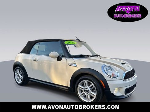 Used 2015 MINI Cooper S image 1