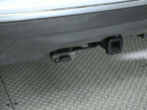 Used 2017 Chevrolet Equinox Premier w/ Enhanced Convenience Package image 12