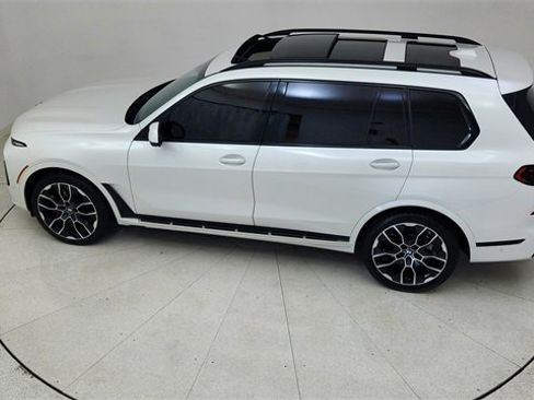 Used 2025 BMW X7 xDrive40i w/ M Sport Package image 83