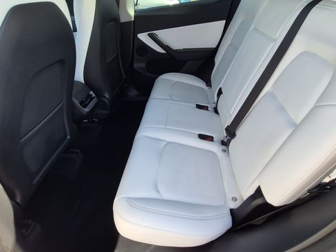 Used 2022 Tesla Model Y Performance AWD/4WD image 17