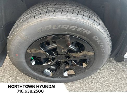 Used 2023 Toyota RAV4 LE AWD/4WD image 35