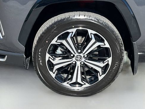Used 2025 Toyota RAV4 XSE w/ Weather Package AWD/4WD image 33