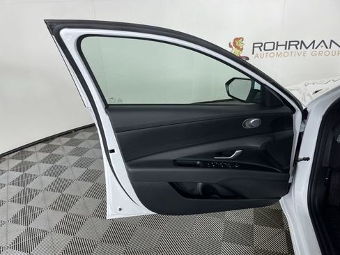 New 2026 Hyundai Elantra Blue image 32