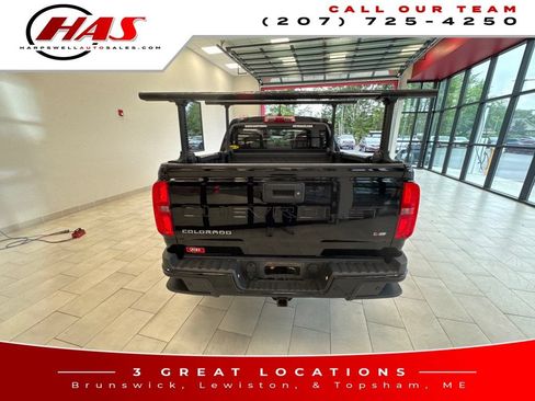 Used 2022 Chevrolet Colorado Z71 AWD/4WD image 5