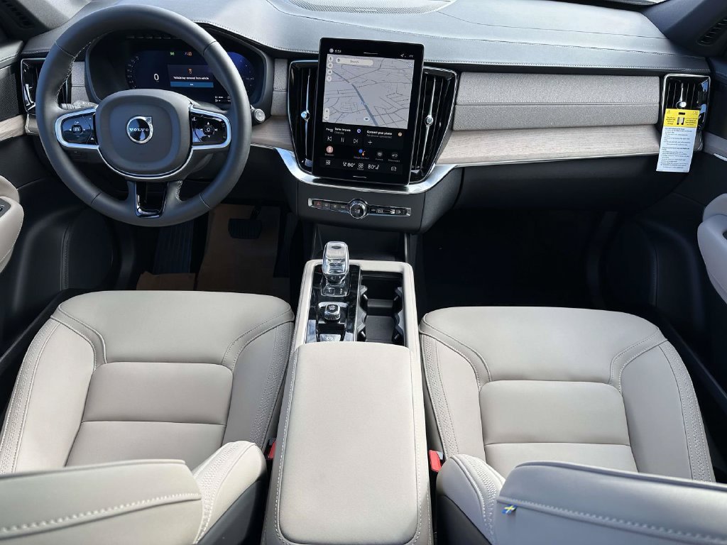 New 2026 Volvo XC90 T8 Plus w/ Protection Package Premier AWD/4WD image 2