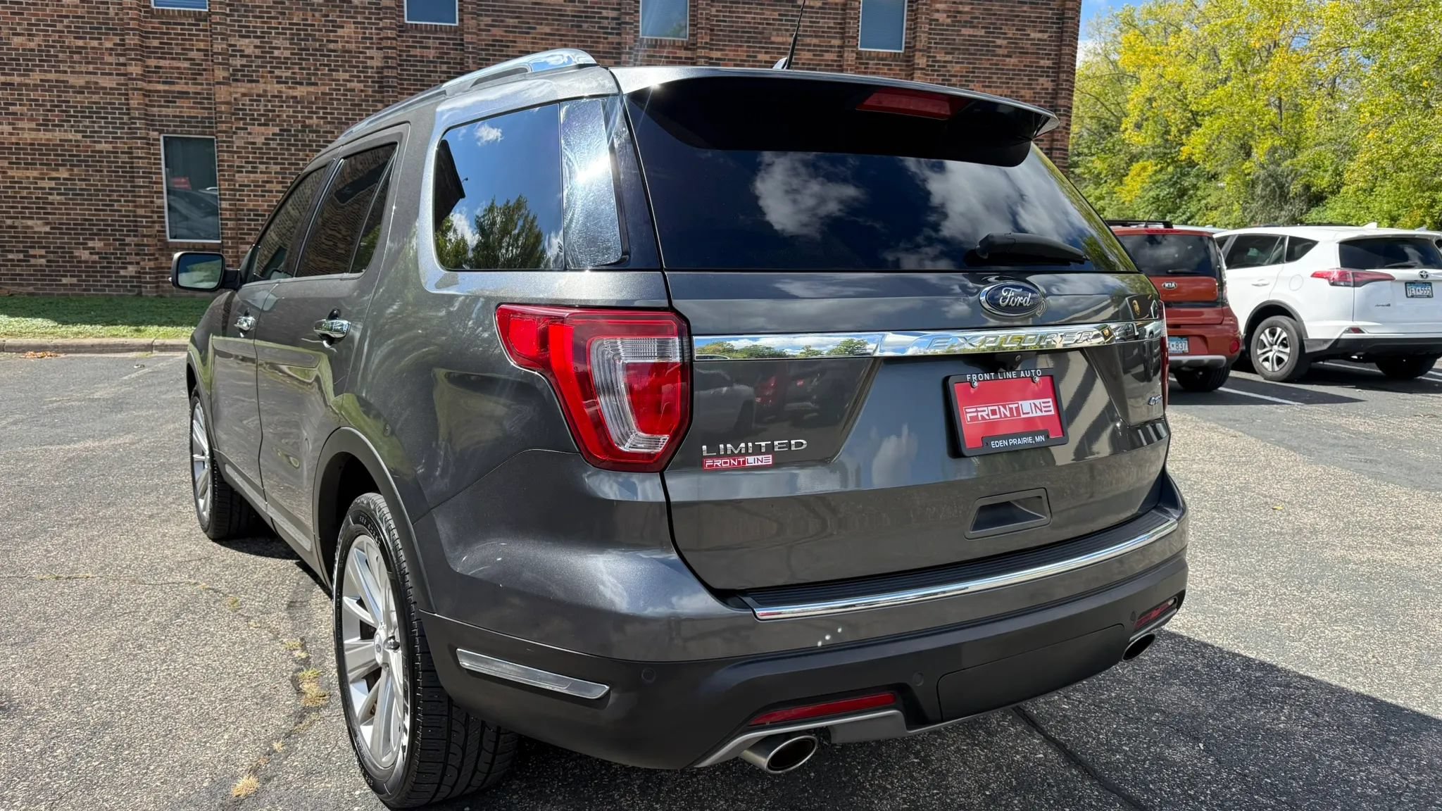 Used 2019 Ford Explorer Limited w/ Class III Trailer Tow Package AWD/4WD image 8