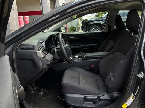 Used 2025 Toyota Camry LE FWD image 10