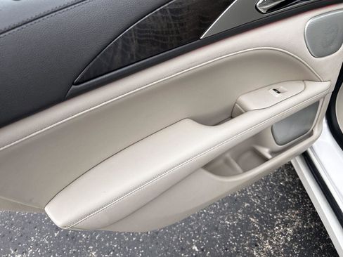 Used 2019 Lincoln MKZ Reserve w/ Luxury Package image 11