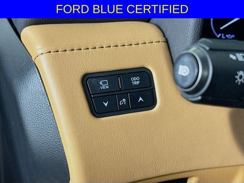 Used 2022 Lexus LX 600 4WD w/ Luxury Package image 10