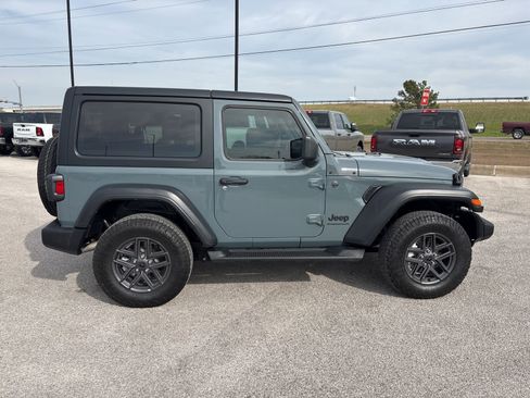 Used 2024 Jeep Wrangler Sport S image 6