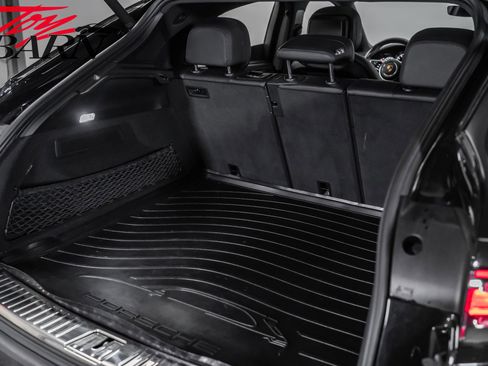 Used 2022 Porsche Cayenne S image 53