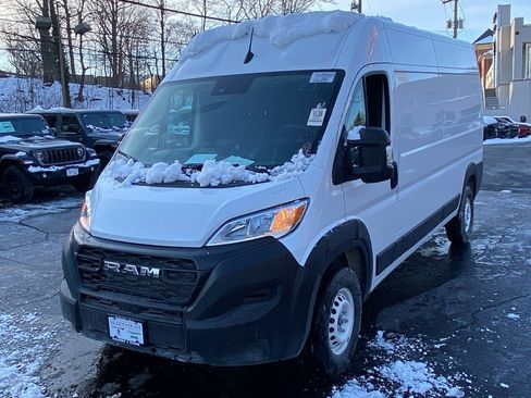 Used 2025 RAM ProMaster 2500 w/ Storage Group image 3