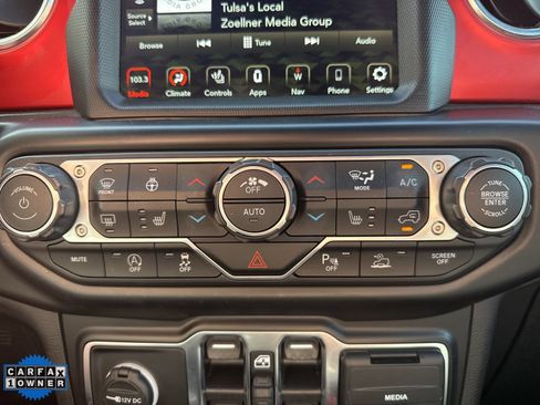 Used 2022 Jeep Wrangler Unlimited Rubicon w/ LED Lighting Group AWD/4WD image 19