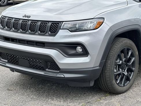 Used 2023 Jeep Compass Latitude AWD/4WD image 8