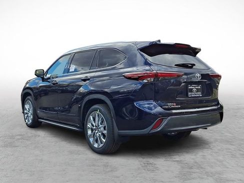 New 2026 Toyota Highlander Limited AWD/4WD image 3