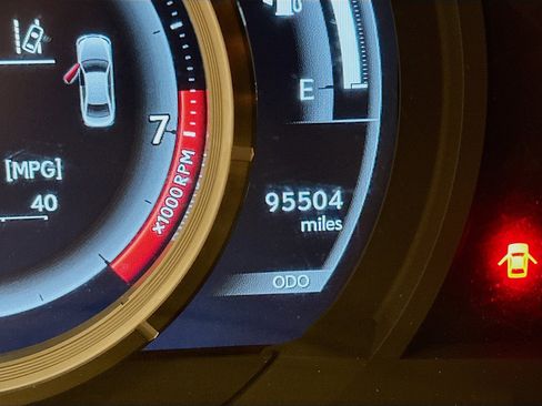 Used 2018 Lexus IS 300 AWD image 19