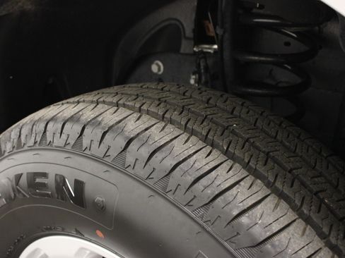 Used 2024 Ford F250 XLT w/ FX4 Off-Road Package AWD/4WD image 11