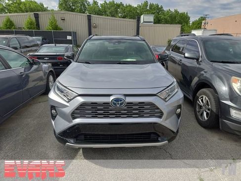 Used 2019 Toyota RAV4 XSE w/ XSE Weather Package AWD/4WD image 2