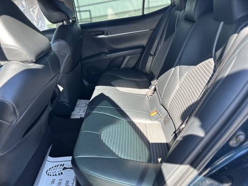 Used 2019 Toyota Camry SE FWD image 14