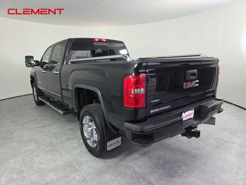 Used 2019 GMC Sierra 3500 Denali w/ Duramax Plus Package image 7