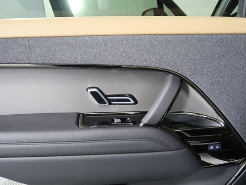 Used 2025 Land Rover Range Rover Sport Dynamic SE image 15