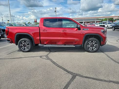 Used 2025 GMC Sierra 1500 AT4 w/ AT4 Premium Package AWD/4WD image 4