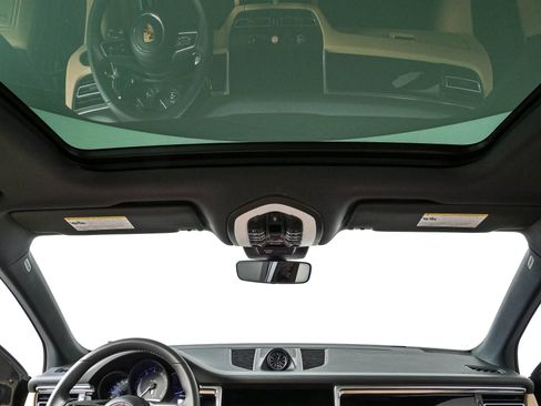 New 2026 Porsche Macan AWD/4WD image 19