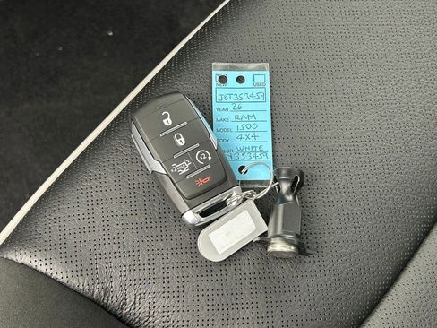 New 2026 RAM 1500 Laramie AWD/4WD image 43