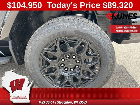 New 2025 GMC Hummer EV 2X w/ LPO, Dark Essentials Package AWD/4WD image 24