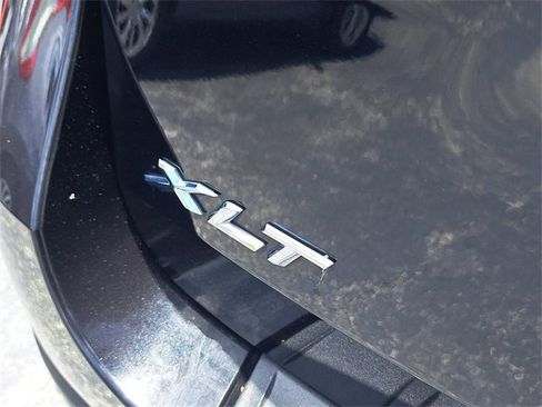 Used 2022 Ford Explorer XLT w/ Equipment Group 202A image 7