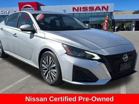 Certified 2023 Nissan Altima 2.5 SV FWD image 1