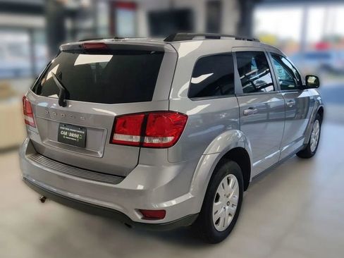 Used 2019 Dodge Journey SE w/ Connectivity Group image 4