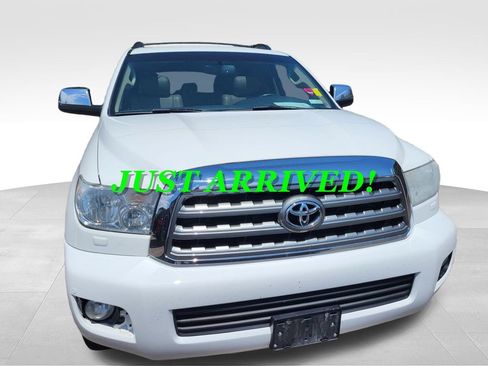 Used 2015 Toyota Sequoia Limited AWD/4WD image 2