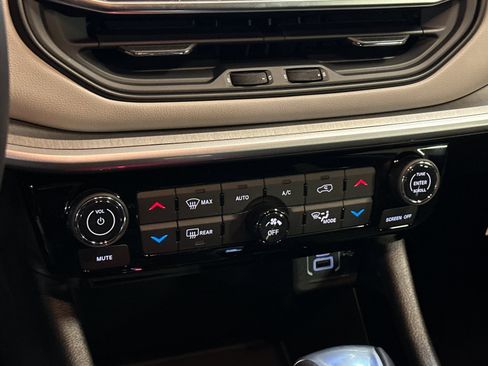 New 2026 Jeep Compass Limited image 19