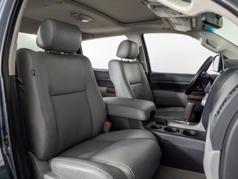 Used 2010 Toyota Tundra Limited AWD/4WD image 28