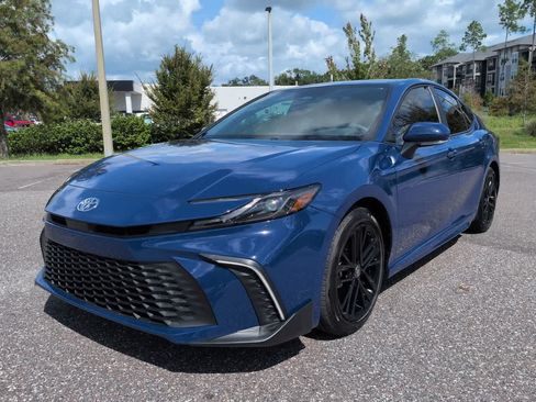 Used 2026 Toyota Camry SE FWD image 2