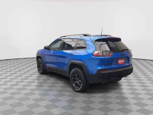 Used 2022 Jeep Cherokee Latitude w/ Sun & Sound Group image 2