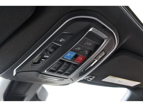 Used 2022 Jeep Wagoneer Series III w/ Premium Group I AWD/4WD image 27
