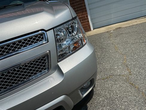 Used 2010 Chevrolet Avalanche LT w/ Luxury Package RWD image 11