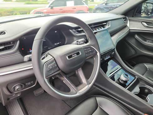 Used 2024 Jeep Grand Cherokee L Limited RWD image 23