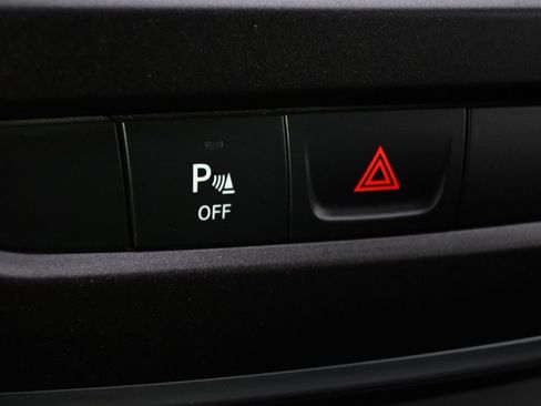 Used 2019 Jeep Cherokee Trailhawk AWD/4WD image 31