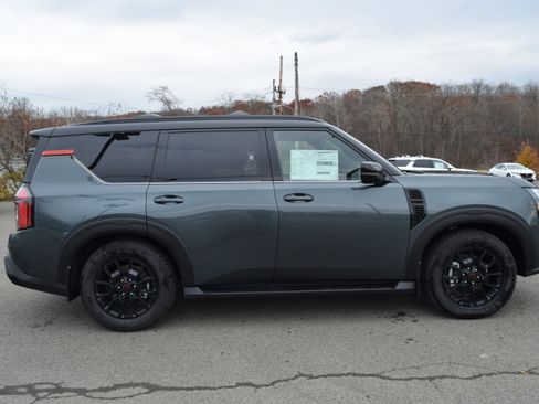 Used 2025 Nissan Armada PRO-4X AWD/4WD image 5
