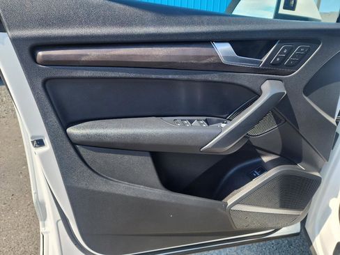 Used 2018 Audi Q5 2.0T Premium Plus w/ Premium Plus Package AWD/4WD image 11