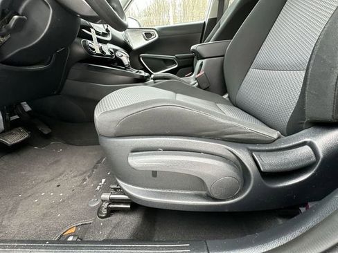 Used 2024 Kia Soul LX w/ Option Group 015 image 16