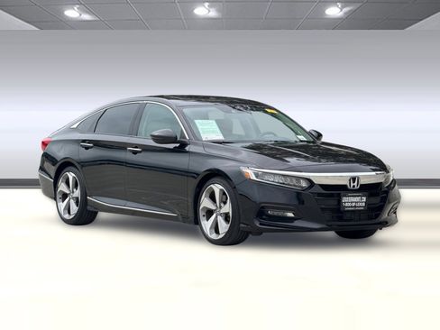Used 2018 Honda Accord Touring image 6