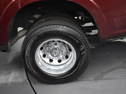 Used 2022 RAM 3500 Limited w/ Body Color Bumper Group image 32