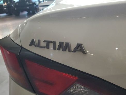 Used 2024 Nissan Altima 2.5 SR FWD image 8