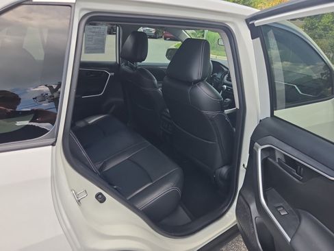 Used 2022 Toyota RAV4 LE FWD image 33