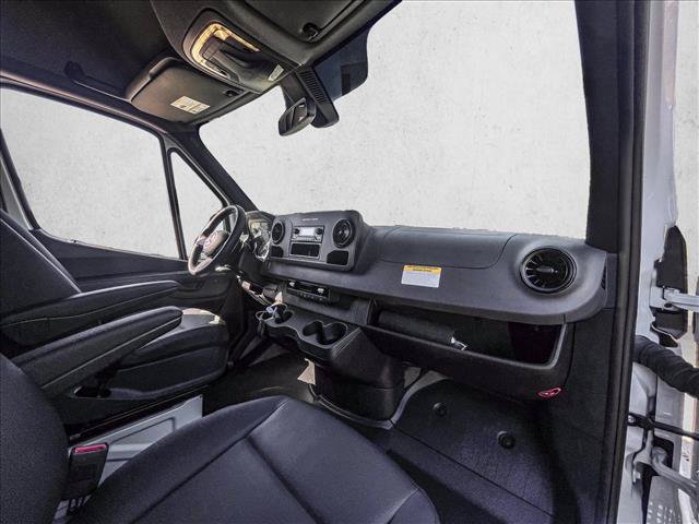 Used 2024 Mercedes-Benz eSprinter 170 Cargo image 20