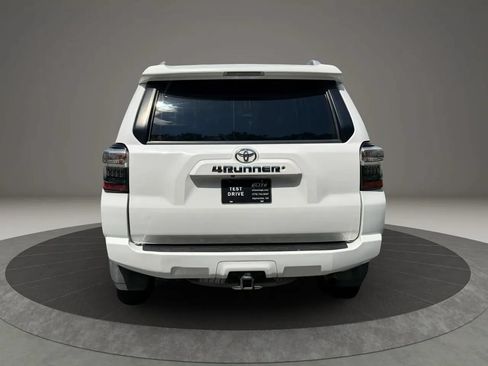 Used 2016 Toyota 4Runner SR5 RWD image 5
